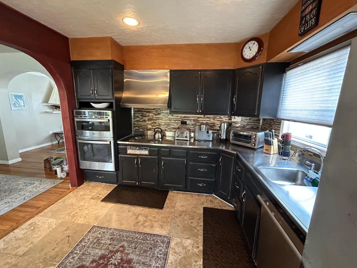 A Spicy Swedish Cottage Salt Lake City Bagian luar foto